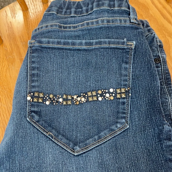 NYDJ Denim - Super cute jeans very stylish! Love the bling💕